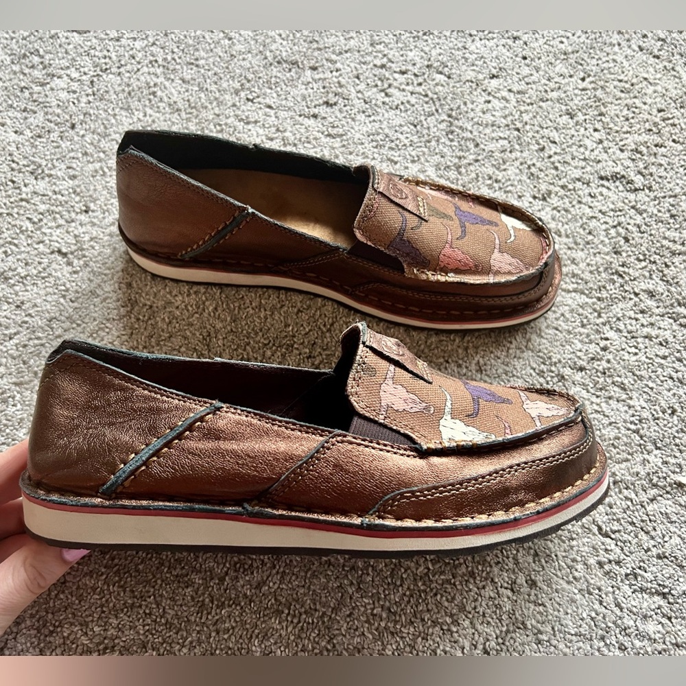 New Ariat Women’s Size 8 Metallic Bronze Steerhead Cruiser Shoe Flats 10042524